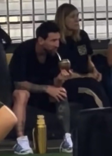 WeAreMessi's tweet photo. Leo Messi and his mother were at the Inter Miami academy today 🩷 https://t.co/3wP0cR0dcJ