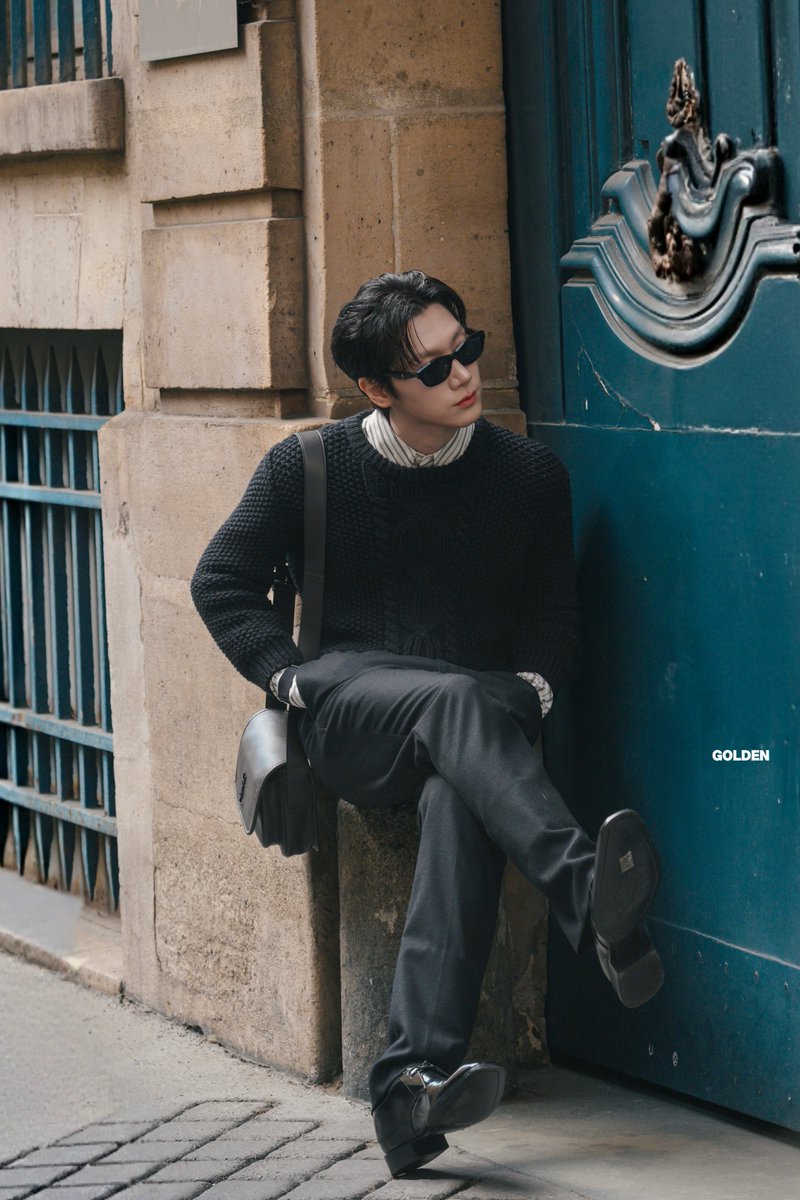 misskloss_1001's tweet photo. TEN, caught in a Saint Laurent moment in Paris.

TEN AT SAINT LAURENT SUMMER27 
#TENforYSLPFW27 #SaintLaurentxTEN https://t.co/CtGFmf6iXn