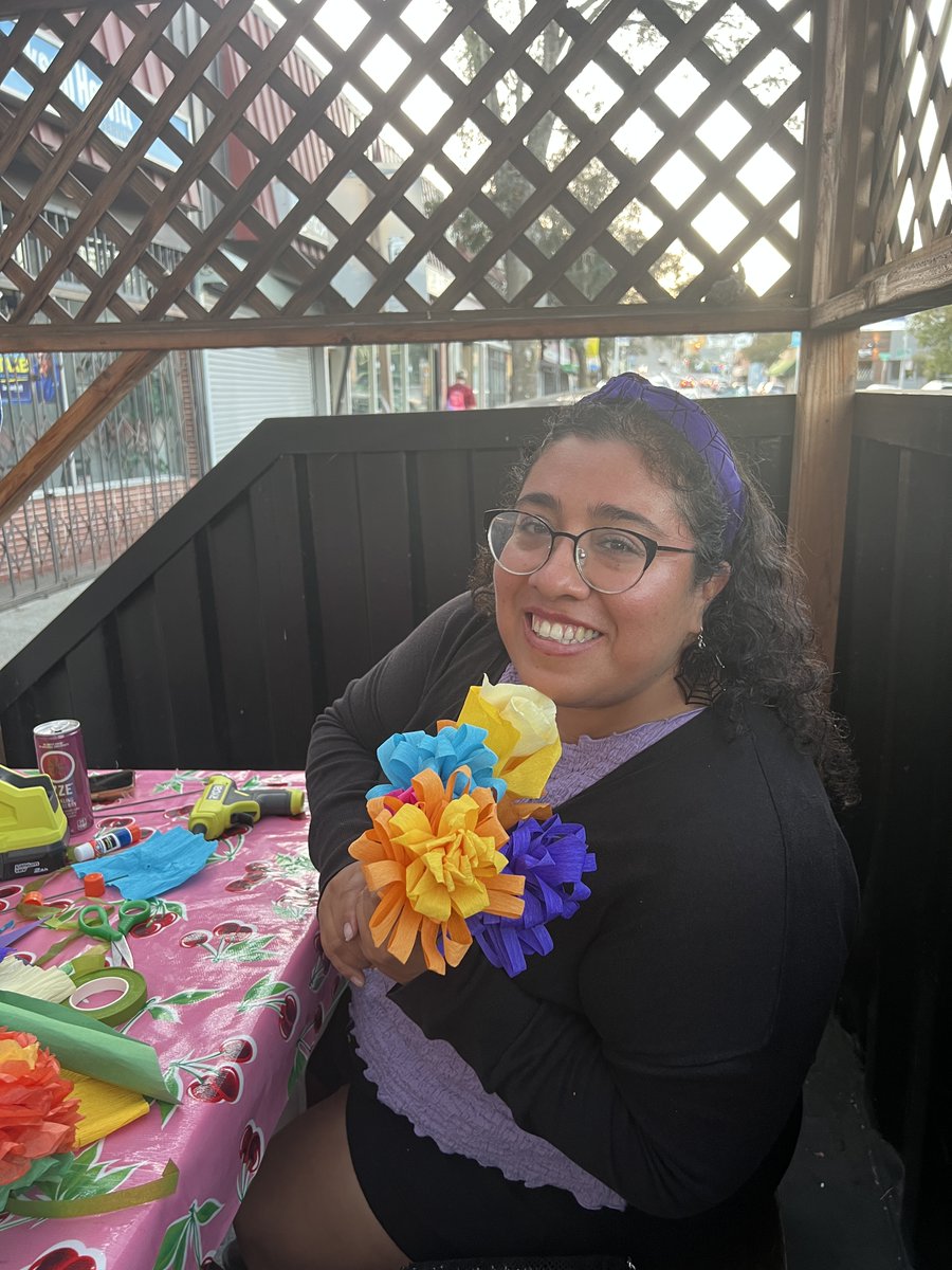 AbdOakland's tweet photo. What an incredible time slowing down with you all and creating beautiful things.

Thanks for coming out to our Paper Flower Maker Meet-Up.

Huge shoutout to @mohkahouse for their incredible hospitality and @dimondhalaleatery for the best wings hands down https://t.co/UcwX0vxkOg