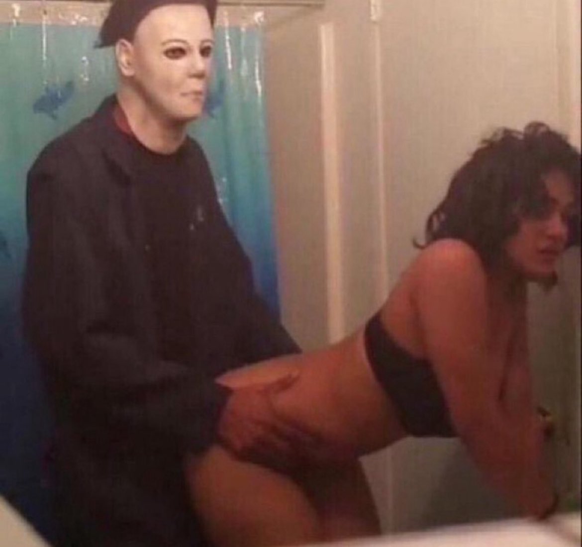 DAYROOMHOOKER's tweet photo. it’s october 1st and i’m feeling like this https://t.co/Td0oRtYbpH