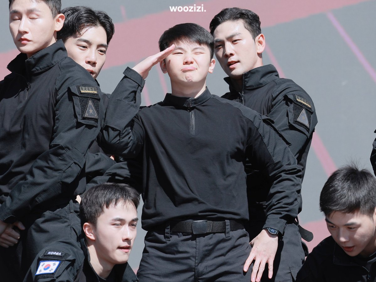 Woozizi_1122's tweet photo. 261002

바부🤭

#세븐틴 #SEVENTEEN #WOOZI #우지 #이지훈 https://t.co/P376CsM2VP