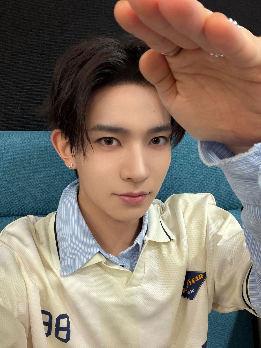 hhevvan's tweet photo. At M COUNTDOWN https://t.co/lSlXPmWVzx