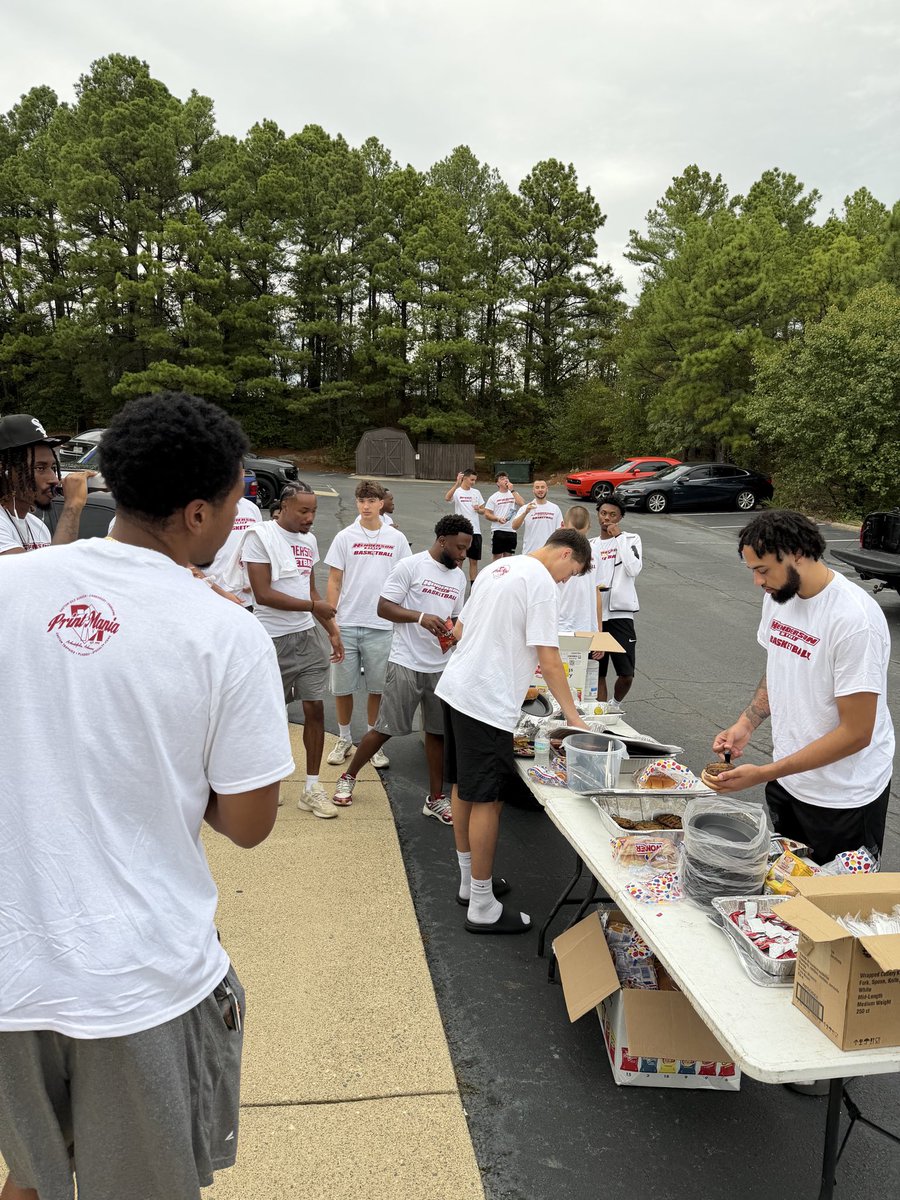 ReddiesMBB's tweet photo. Record breaking 9th annual mini-golf outing!! Thank you to all of our sponsors that made it possible!! We appreciate your continued support!! #TeamTogether https://t.co/Phg6tWxJQE