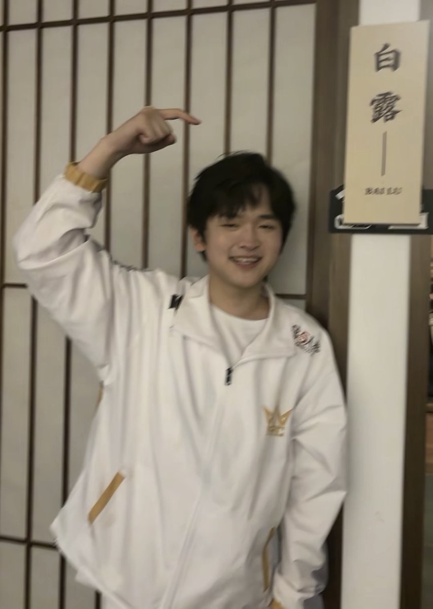 gold_idv's tweet photo. 바이루가 이렇게 활짝 웃을 때마다 너무너무 마음이 좋아짐..🥹 https://t.co/ZLME4bwEHM