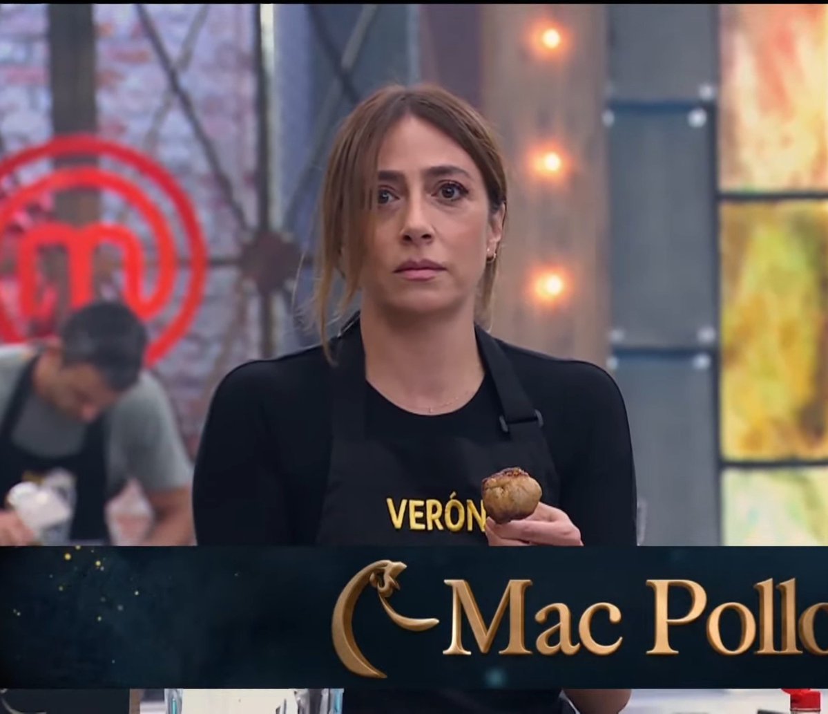nmadstt's tweet photo. TERCER PIN CONSECUTIVO PARA EMIRO WTF 

#MasterChefCelebrityColombia
#MasterChefCelebrity https://t.co/jJjgQOdGCa