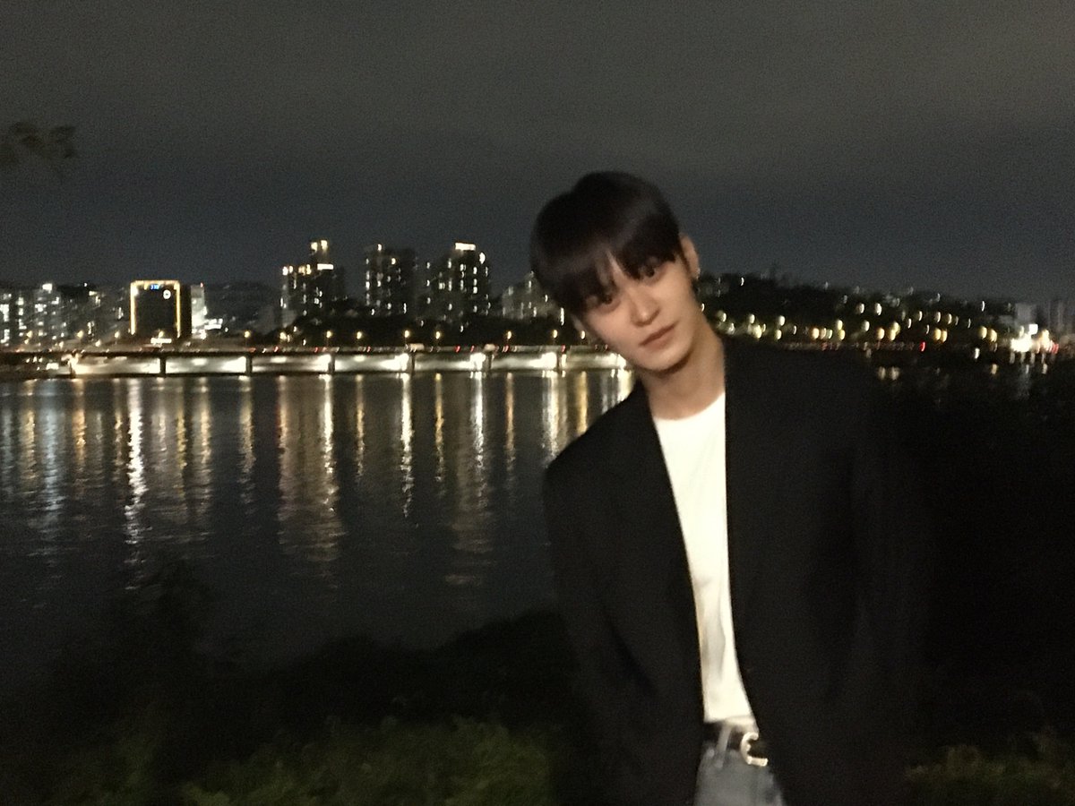 TPST_twt's tweet photo. [#태래] 따뜻한 10월 보내요
좀 쌀쌀해졌으니 감기 조심해요🌟 https://t.co/cmBFi0tZde