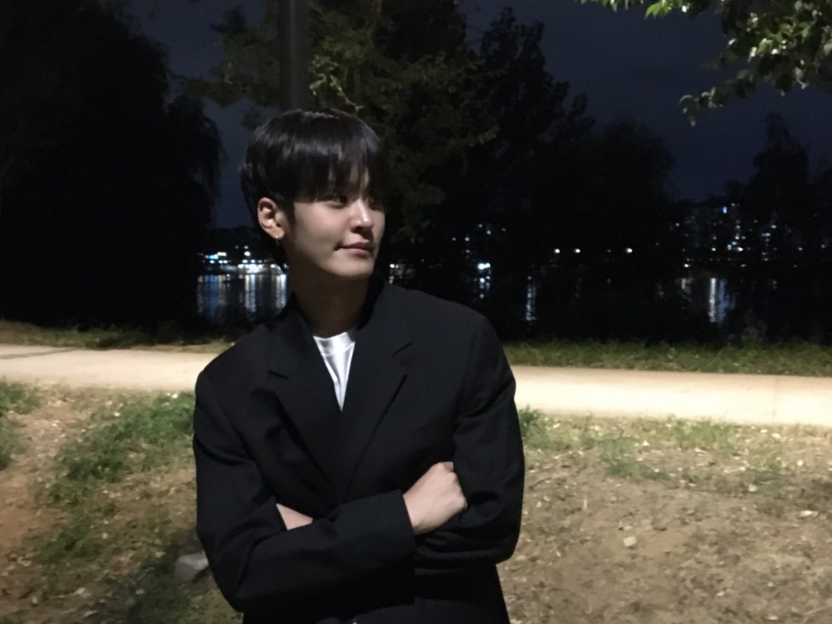 TPST_twt's tweet photo. [#태래] 따뜻한 10월 보내요
좀 쌀쌀해졌으니 감기 조심해요🌟 https://t.co/cmBFi0tZde