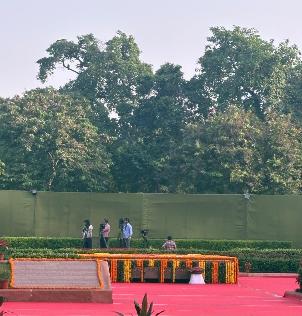 MahimaShastri's tweet photo. Remembering babuji, Lal Bahadur Shastri Ji, on his 122nd birth anniversary.
His simplicity, integrity and unwavering devotion to Bharat remain an enduring inspiration.

His life reminds us that true greatness lies in humility and service. 🇮🇳 https://t.co/pqdnDER53k