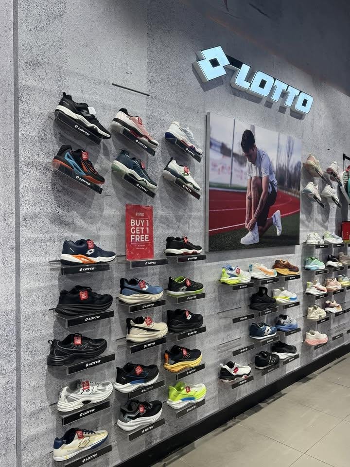 crushy153's tweet photo. BURUAN RUN SPORTS STATION LAGI BUY 1 GET 1 😭😭
kapan lagi sale gede2an gini di sports station!
promo B1G1 ini untuk brand NB, Converse, puma, air walk, Diadora, Reebok, dan Astec‼️ https://t.co/iAf1RGavI7