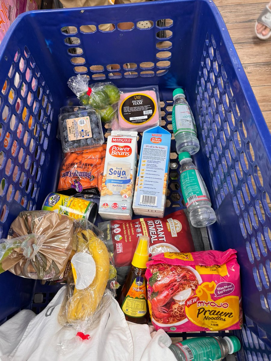 kalpanatzSI's tweet photo. I love many kinds of snacks, but I worry about wasting them. If there were someone I could share them with, that would be wonderful https://t.co/T2MdPBTyX0