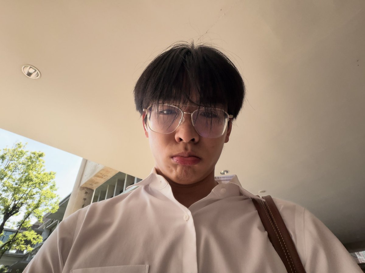 NoRdorNORD's tweet photo. ตอนอ่านหนังสือ, ตอนก่อนสอบ และตอนสอบเสร็จ https://t.co/88C0TUS8Sd