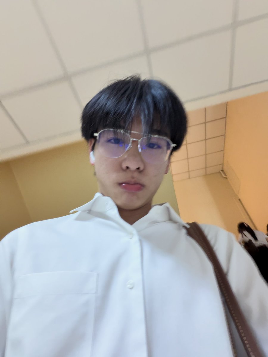 NoRdorNORD's tweet photo. ตอนอ่านหนังสือ, ตอนก่อนสอบ และตอนสอบเสร็จ https://t.co/88C0TUS8Sd