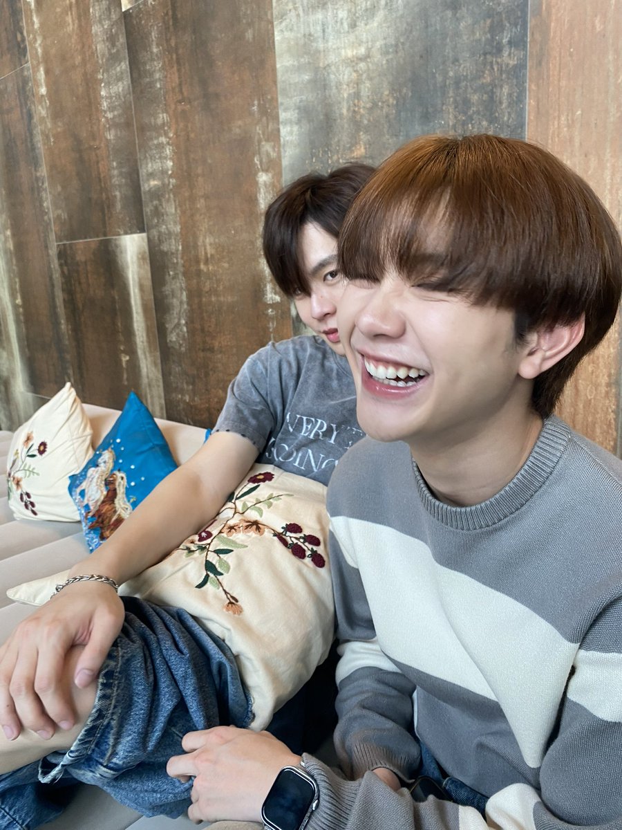 TheChemistryTH's tweet photo. 🎬The Chemistry | Weekly Dump # 2

: จุ่มแก้มเวอร์ชันเพื่อนสนิท 

# ได้แค่นี้ก็ดีแค่ไหน # คนข้างๆก็มีหัวใจ # ทำไมยิ้มนั้นไม่ใช่ของเราวะ # เพื่อนสนิทอยากมีสิทธิ์บอกรัก # พยายามเป็นคนที่ใช่แต่ลืมไปคนที่ใช่ไม่ต้องพยายาม

#TheChemistrySeries https://t.co/Q1eBJfydYh