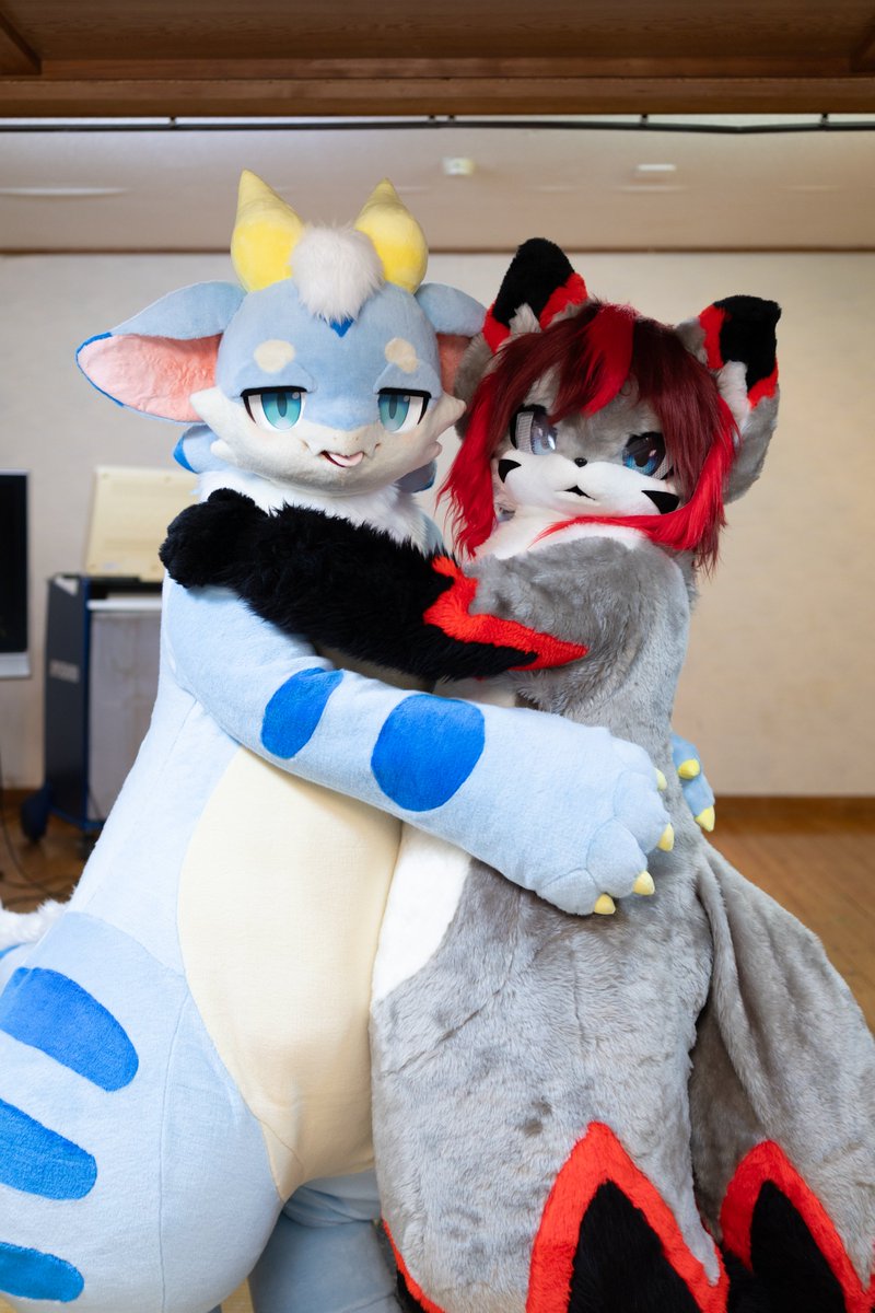 regret6766's tweet photo. たくさんツーショットしてもらえたぞっ🐾
(📸:@sakura_craw @sakiL3L3 )
#はむがっしゅく2
#FursuitFriday https://t.co/X63EAqXKj5