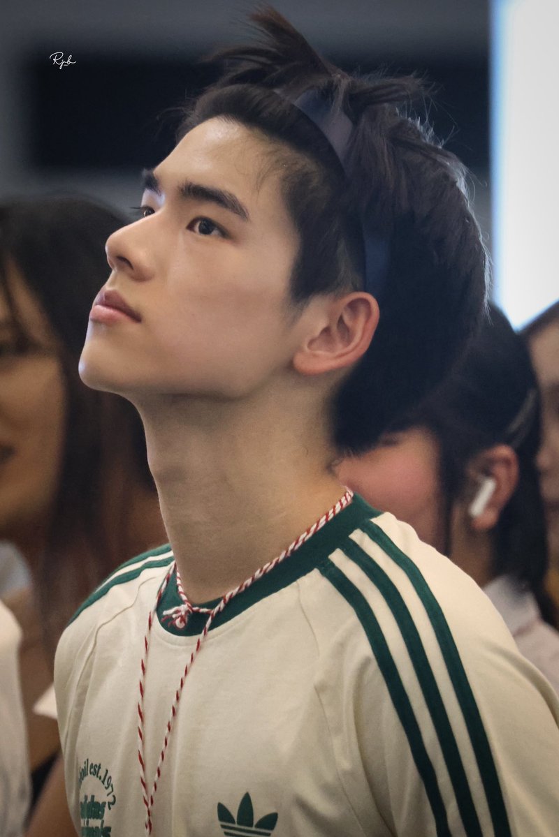 jinbilllxxx's tweet photo. ( 02/10 ) 

พี่อัยยยดิ่waaaa ~ ❤️‍🩹✨ 

MYE AT SIAM CENTER BIFW26

#SiamCenterBIFW2026xYujeenYugene
#Ujeenayp_  

@ujeenayp_ https://t.co/172bXcOH8N