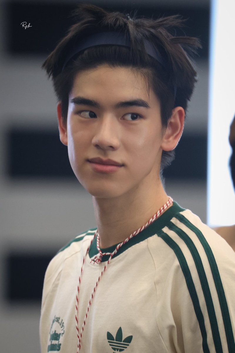 jinbilllxxx's tweet photo. ( 02/10 ) 

พี่อัยยยดิ่waaaa ~ ❤️‍🩹✨ 

MYE AT SIAM CENTER BIFW26

#SiamCenterBIFW2026xYujeenYugene
#Ujeenayp_  

@ujeenayp_ https://t.co/172bXcOH8N