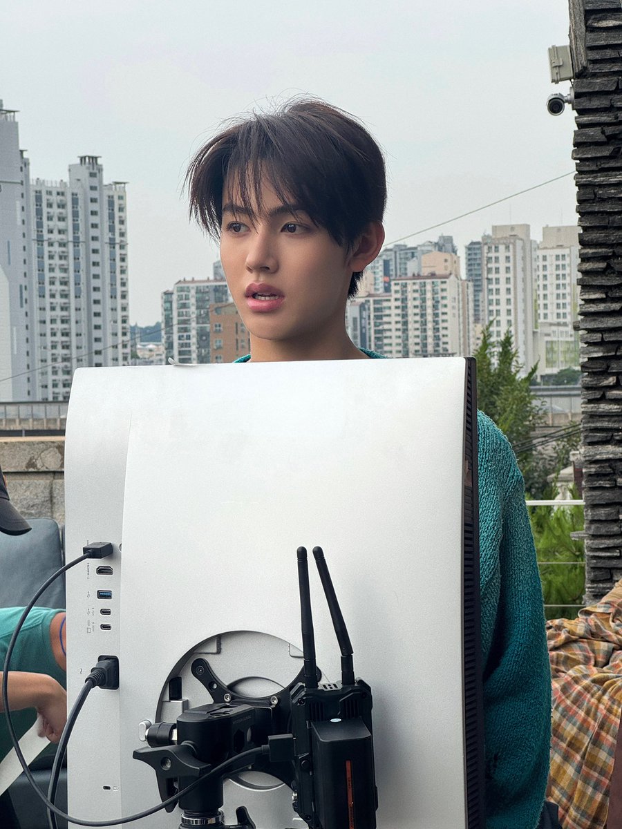 eomseaniee's tweet photo. #SEONGHYEON #성현 INSTAGRAM UPDATE

“Oh, What Fun 🏠” https://t.co/1TSSORWo7U