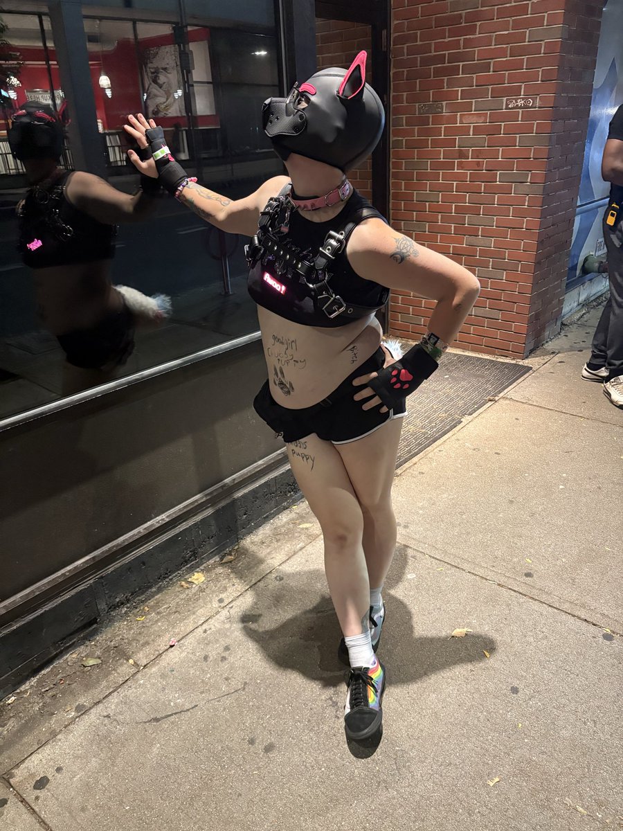 Goth_steambath's tweet photo. Boston is so fun arf arf arf 
🐶✨🏳️‍⚧️

#puphood #pupplay #furry #transgender https://t.co/6Fdtjz5JaS