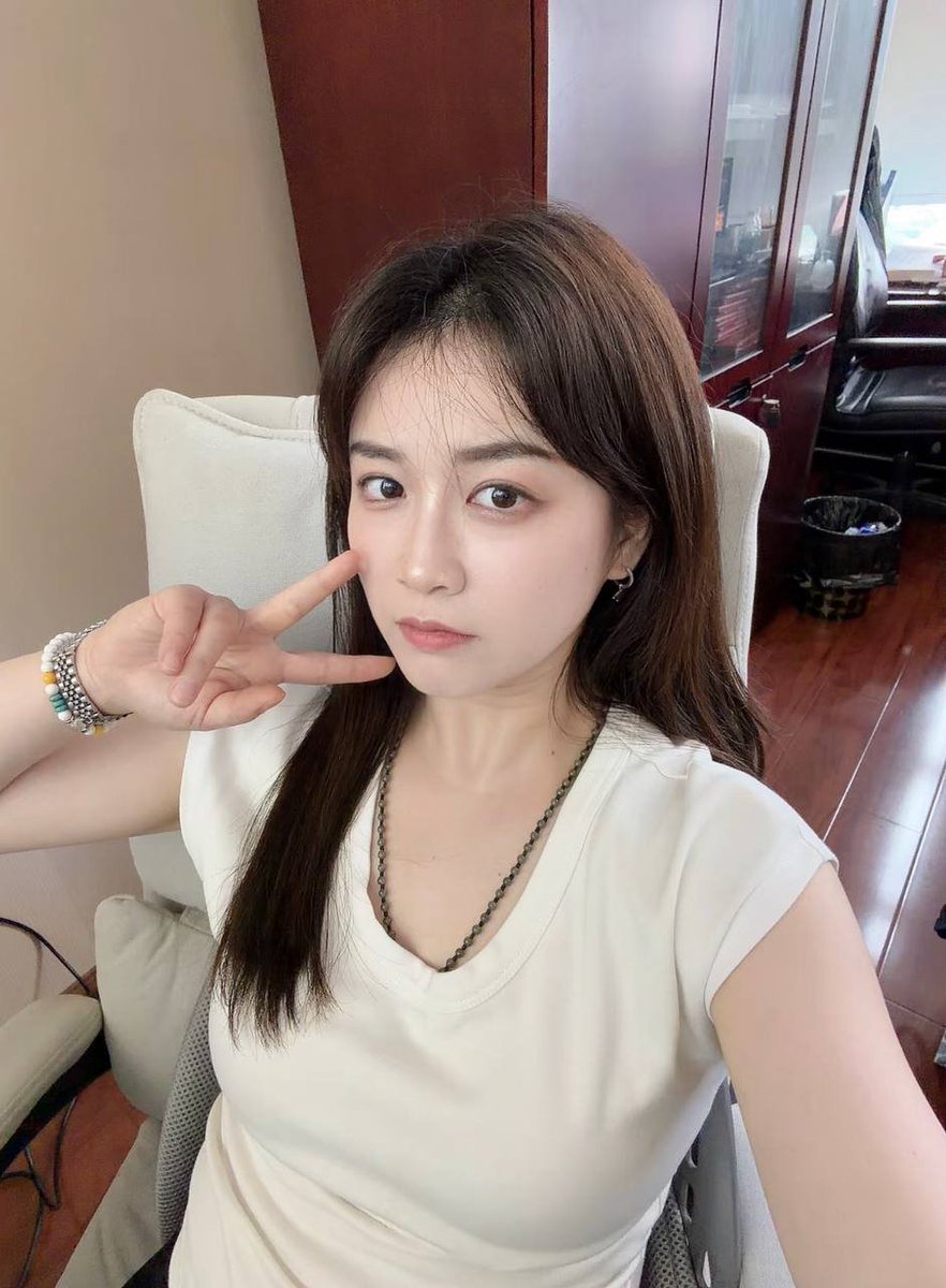 EsterGraci's tweet photo. 现在有真男吗  

我想发照片 https://t.co/2azo5kE9LW