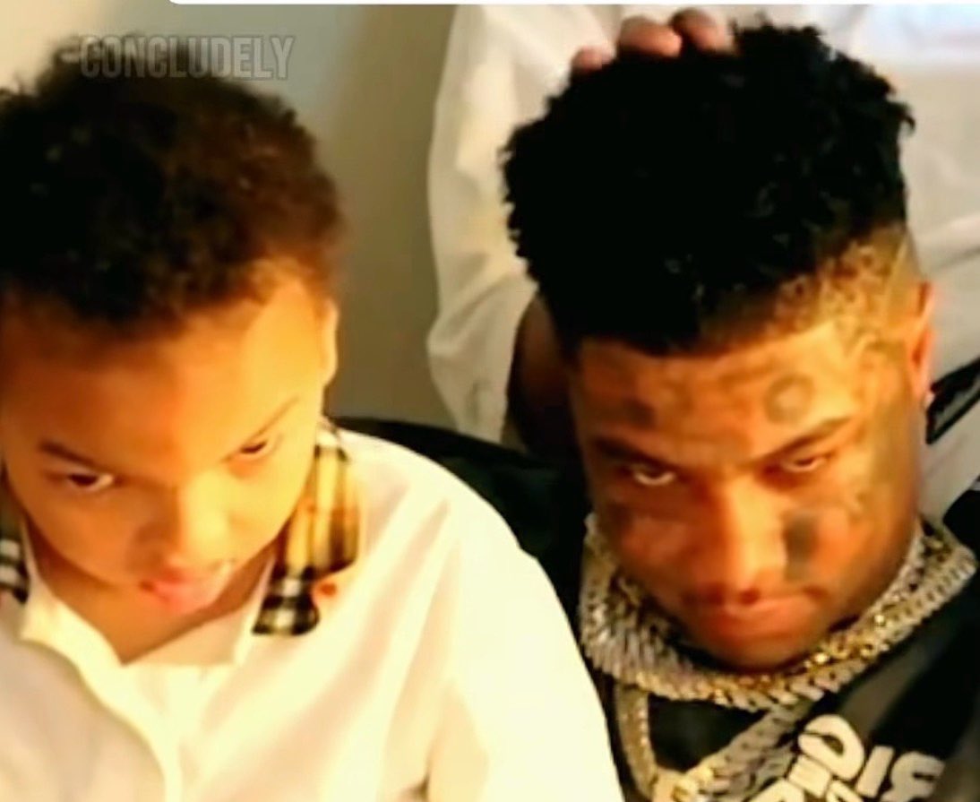 ChriseanJesus's tweet photo. Blueface really trollin a mentally disabled child, that’s crazy work😂😂😂😂😂 Chrisean so stupid she doesn’t even realize he’s playin in their face!!! Talkin bout Christmas together, YALL AINT MAKIN IT TO HALLOWEEN😂😂😂😂 https://t.co/q8MP2GOsw7