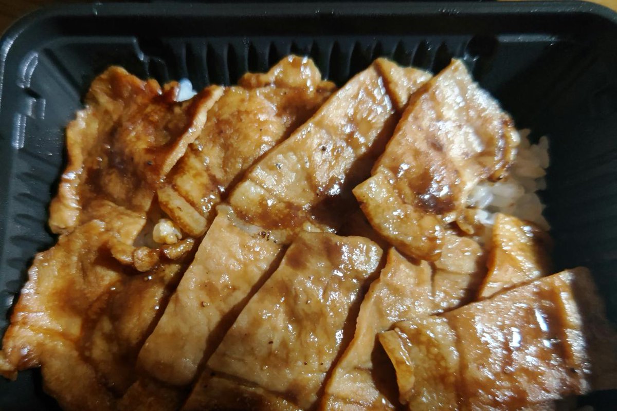 mitarodanijoni's tweet photo. １０月２日の朝の体重80.7㎏
前日の食べ物　卵かけごはん、牛丼、スパゲッティ https://t.co/NlrtlXmEV3
