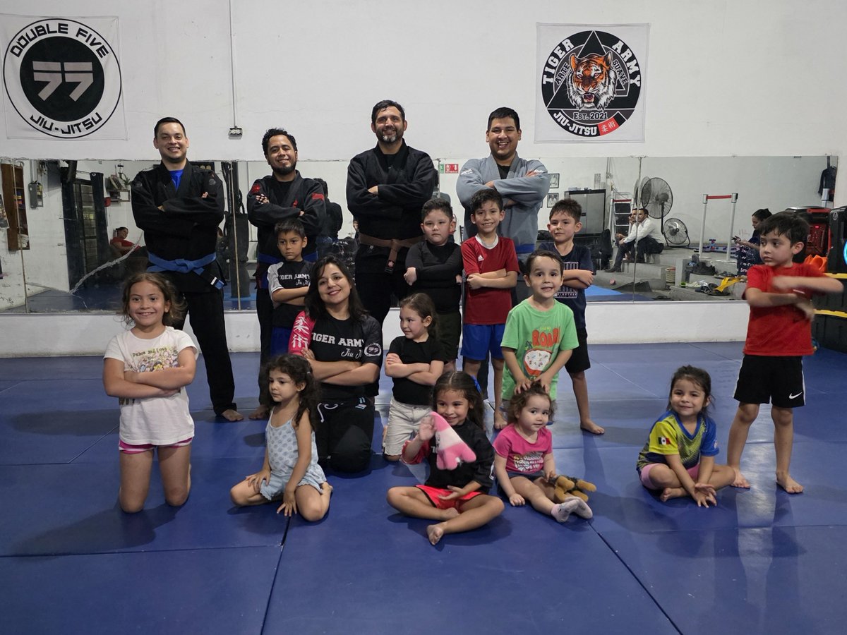 TigerArmyBJJ's tweet photo. Tiger Army Jiu-Jitsu 

(01/OCT/26´) 

#TigerArmyJiuJitsu #Bjj #BrazilianJiuJitsu #JiuJitsu #BjjMonterrey #Grappling #DoubleFiveJiuJitsu https://t.co/rCiEwl6KNo