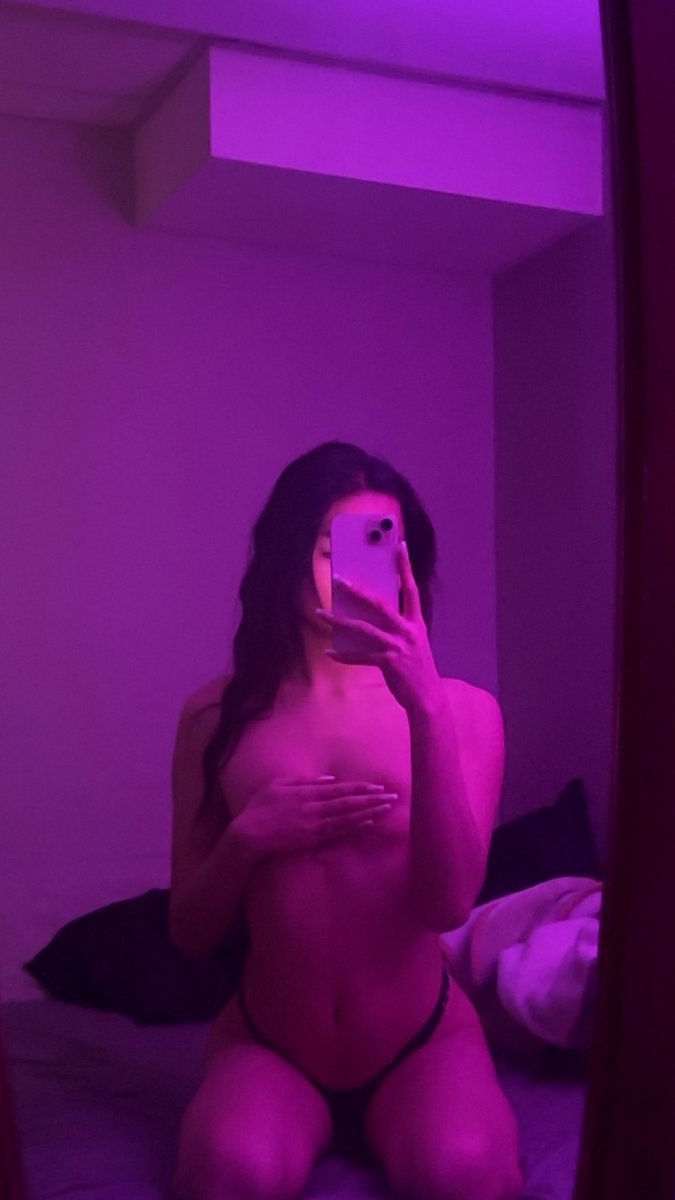 PrincessChiink's tweet photo. if i told you im trans, would you still bend me over?🏳️‍⚧️ https://t.co/7Rg4tKikE2