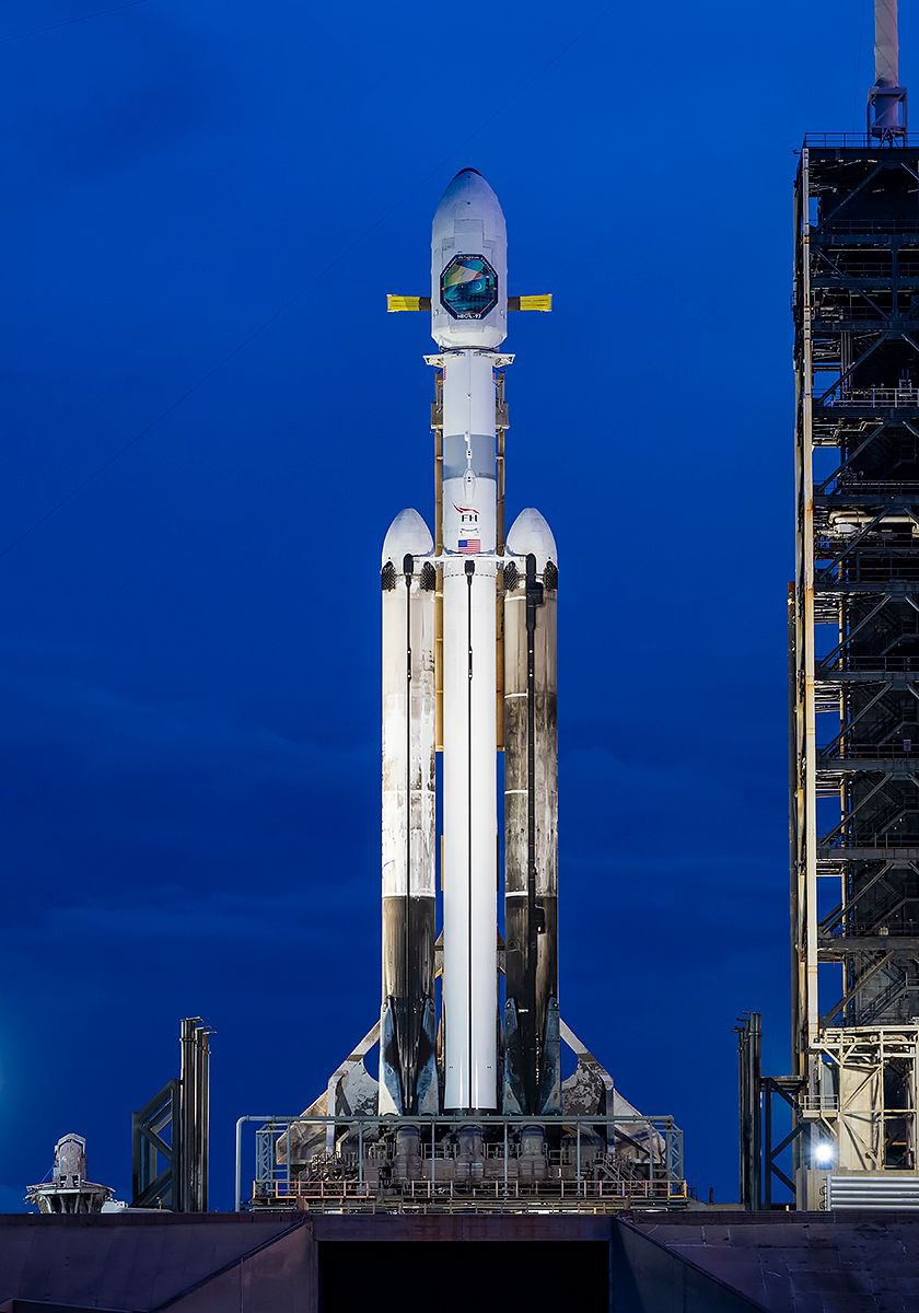 KenKirtland17's tweet photo. SpaceX has launched every rocket in their lineup, 3 different vehicles, from 4 different pads, in 3 different states this week. 

They also lifted basically every “category” of payload. Starlink, Crew, Commercial, and Military.

WHAT. A. WEEK. https://t.co/4fmkvzj9OY