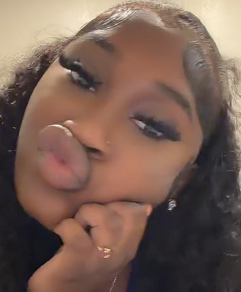 LipQueenCity tweet picture