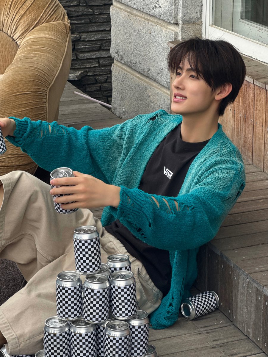 zhaoyufancokr's tweet photo. [261002] #SEONGHYEON #성현 Instagram Update

“Oh, What Fun 🏠” https://t.co/P7qfJZKH5f