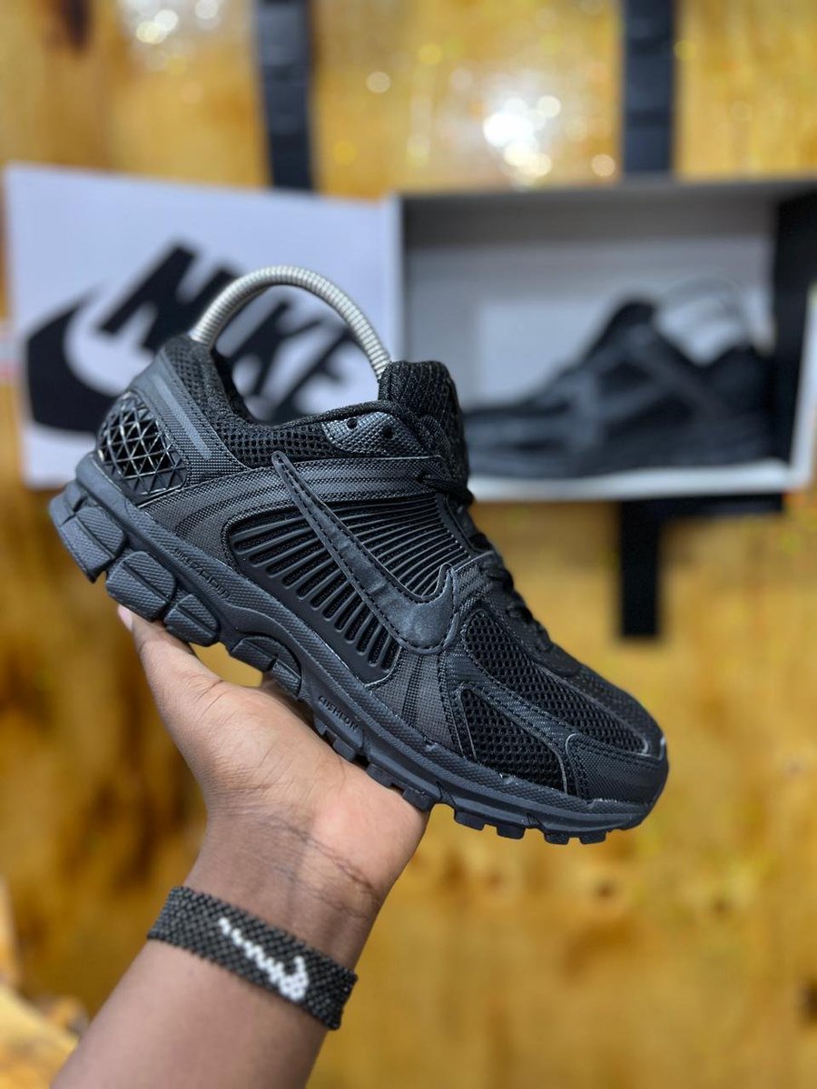 osoroKE's tweet photo. What are you selling today?

Nairobi Sneakers is your preferred plug for trendiest sneakers at affordable prices! Visit Philadelphia House, 5th Floor, Shop 522 on Tom Mboya Street next to Afya CENTER.

Black Shoes Edition!
Prices range 3,500-4,000 for sizes 40-45
☎️ 0798542232 https://t.co/1B6cacg9Sc