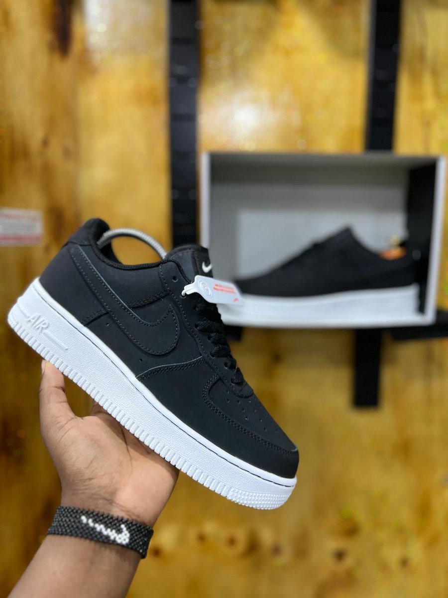 osoroKE's tweet photo. What are you selling today?

Nairobi Sneakers is your preferred plug for trendiest sneakers at affordable prices! Visit Philadelphia House, 5th Floor, Shop 522 on Tom Mboya Street next to Afya CENTER.

Black Shoes Edition!
Prices range 3,500-4,000 for sizes 40-45
☎️ 0798542232 https://t.co/1B6cacg9Sc