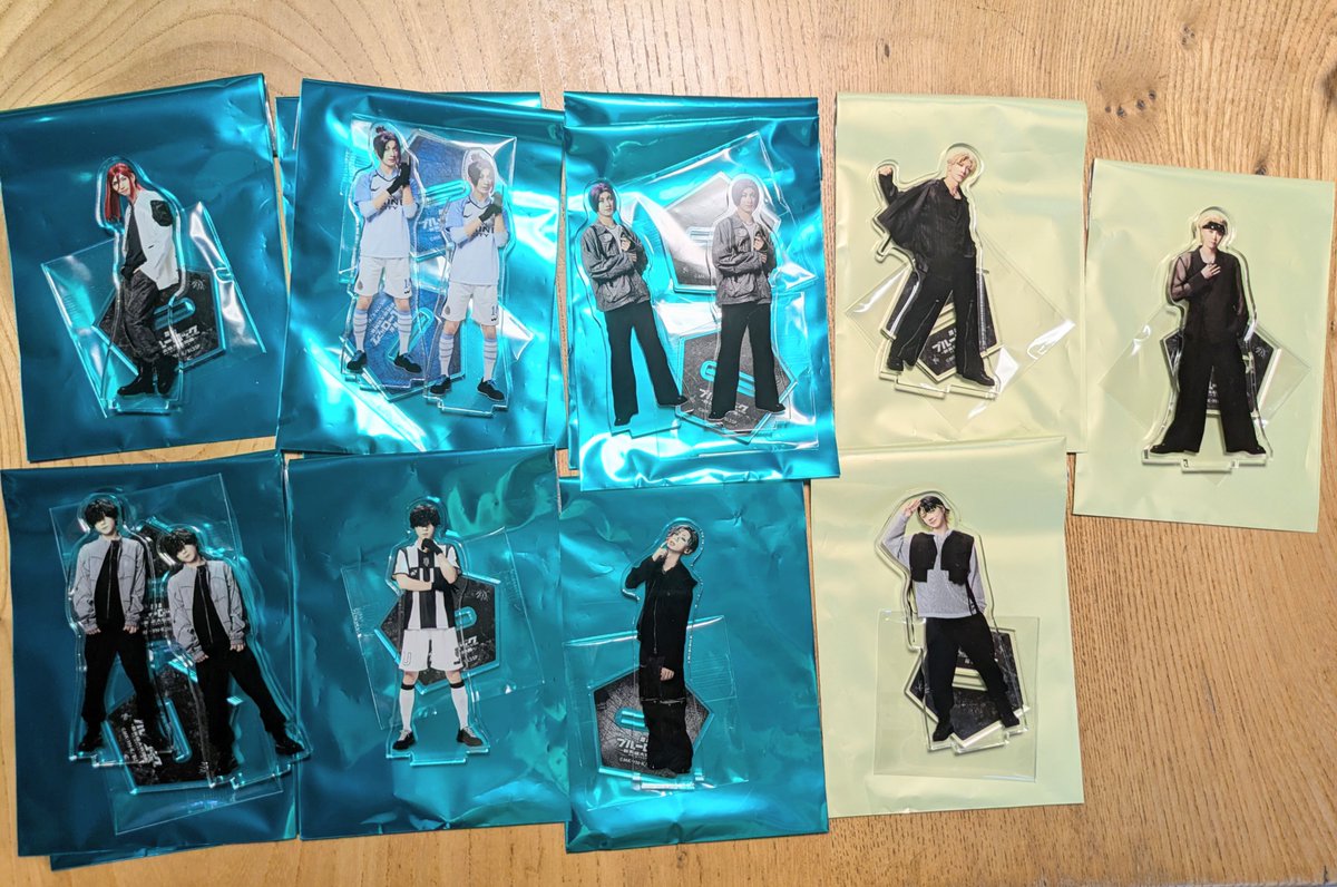 maomaaai's tweet photo. 舞台ブルーロック 5th ブルステ ネオエゴ アクスタ 特典ステッカー ランブロ

譲）
アクスタ
私服：千切、玲王2、クリス、スナッフィー、蜂楽、ロレンツォ、二子2
ユニ：玲王2、二子

ランブロ
ロレンツォ、黒名

特典ステッカー
玲王、凪、蜂楽2、千切、雪宮2、黒名、ロレンツォ、馬狼 

→ https://t.co/S2B2j3sTor