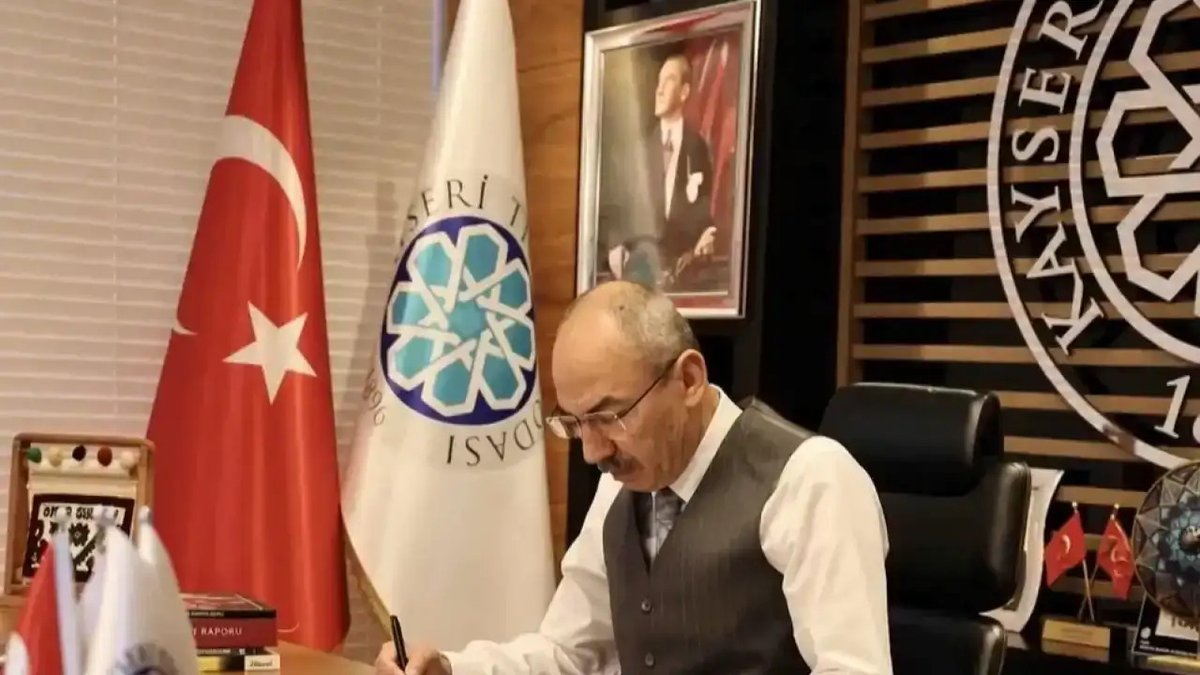 SeyirHabercom's tweet photo. 🚨 SON DAKİKA | Kayseri Ticaret Odası başkanı organ seçimleri öncesinde birlik mesajı verdi www.seyirhaber.com/2026/10/02/kayseri-ticaret-odasi-baskani-organ-secimleri-oncesinde-birlik-mesaji-verdi/ 👇👇 #Kayseri #TicaretOdası #KTO #Seçimler https://t.co/SvJXx0M5l9