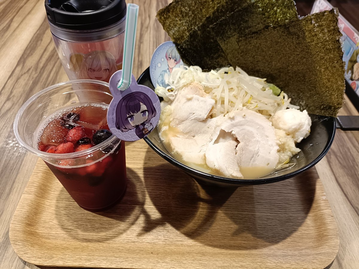r_k0005's tweet photo. ワイの推しセット+頼まれたタンブラー https://t.co/l8Tm6TEDov