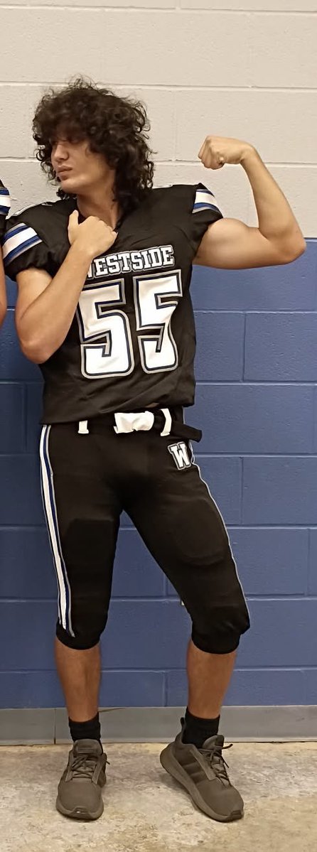 shpingkus's tweet photo. //Hello everyone. I usually don’t like to do things like this but I feel the need to share this with yall. There is a man named Greyson Shultz, a 17 years old who goes to Westside highschool in Arkansas. He is currently blackmailing my partner right now and I need your help. https://t.co/rP89leFl1g