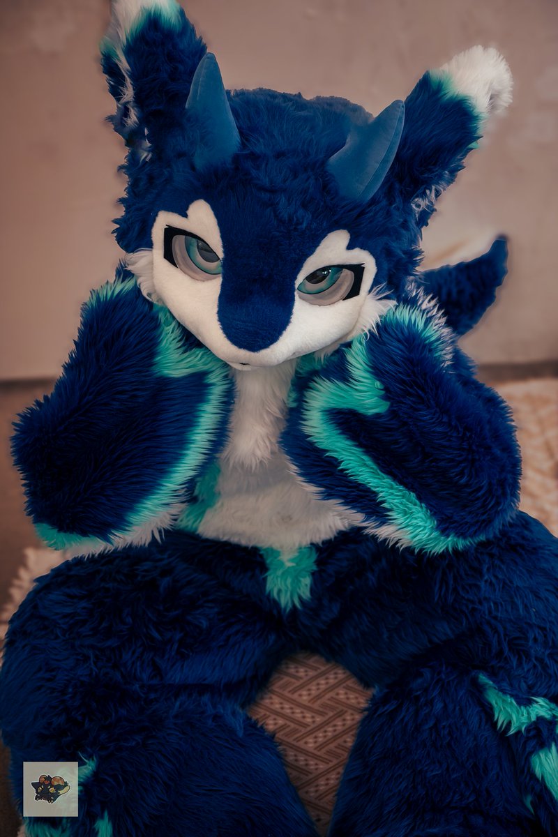 Liulin_0808's tweet photo. 「你剛剛是不是偷看我了，盯」

📸：牧風 
🪡： Mofumofu

#fursuitfriday #fursuiteverday https://t.co/VpRqcpkUFE