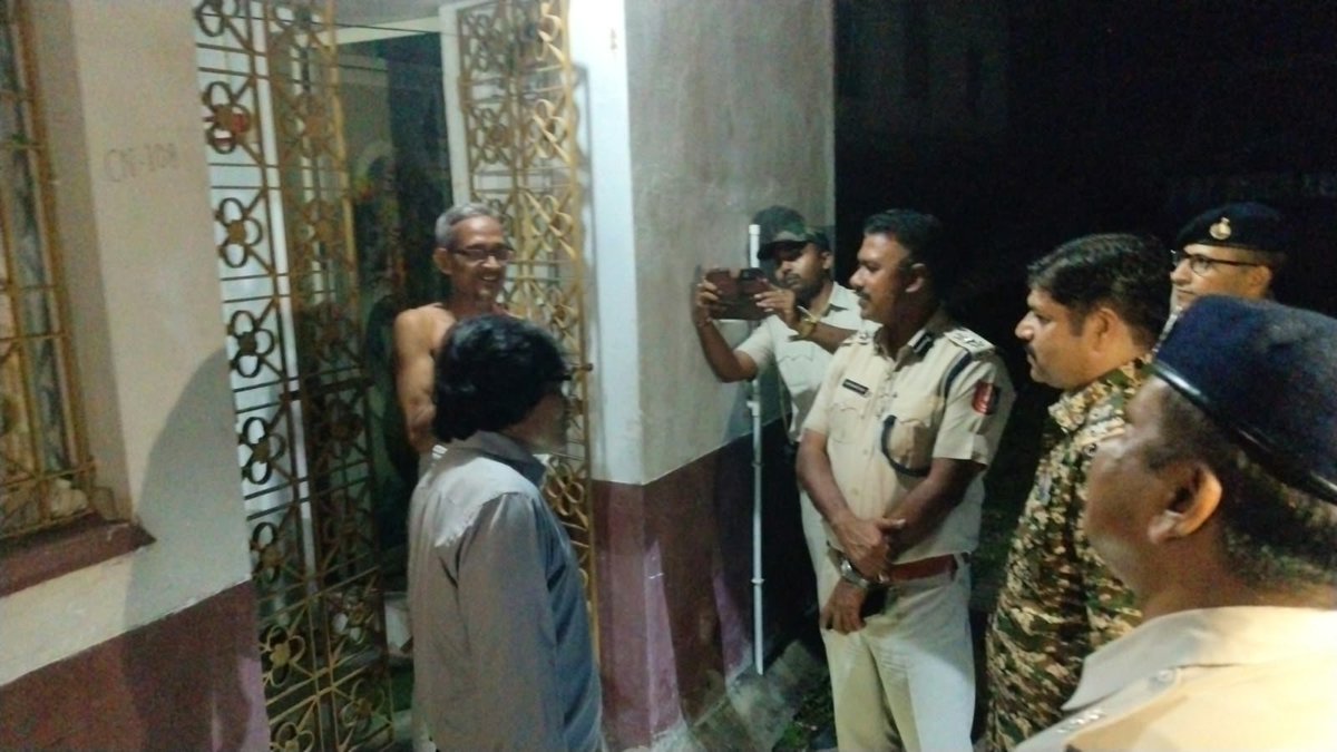 CEOWestBengal's tweet photo. Confidence Building Measures and interaction with local people by DEO alongwith SP and District Force Coordinator at various area under 210 Nandigram AC for upcoming bye election.
#ByeElection #CBM
@ECISVEEP
@SpokespersonECI
@PIBKolkata
@airnews_kolkata
@eastmedinipur https://t.co/m2FQOhoFFk
