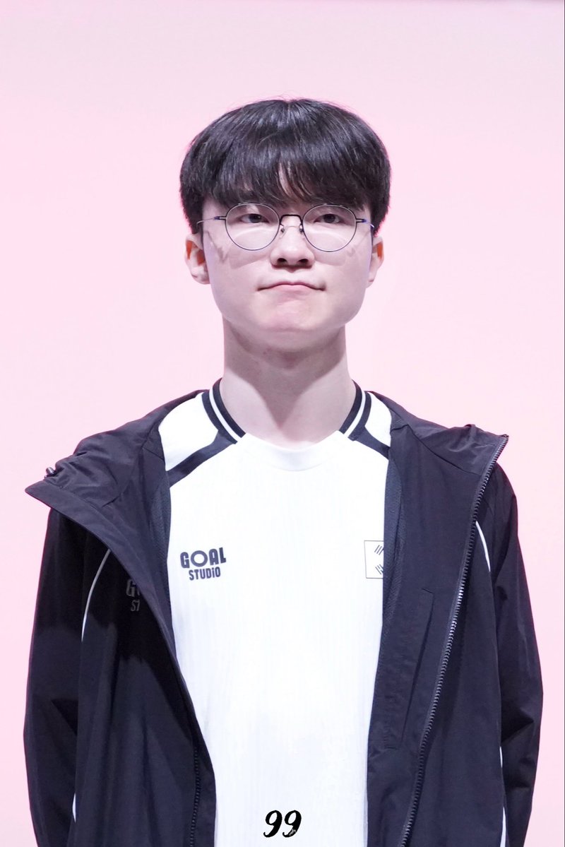 99canfly99's tweet photo. 261002 AG

국대냥

#FAKER #페이커 https://t.co/IWOFnrqUVQ
