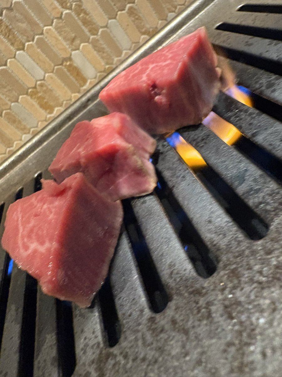 kamannn19's tweet photo. 利益出して食らう肉は最強🔥

#シャトーブリアン https://t.co/Ib9rCjHYhn