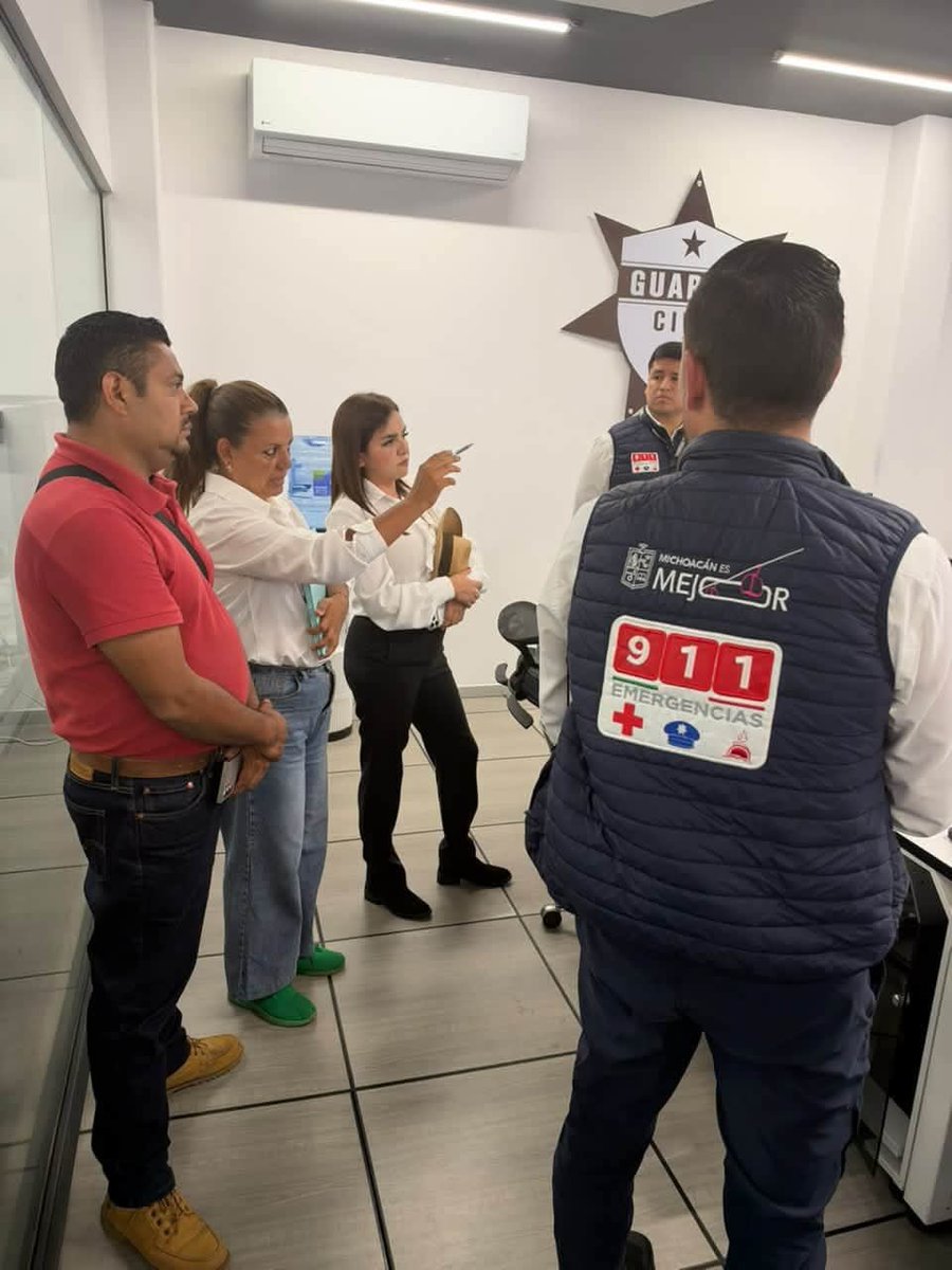 GreciaMich2027's tweet photo. HONRANDO TU MEMORIA Y TU LEGADO … 🤠🙏🇲🇽

El día de hoy nos sumamos a la búsqueda de la señora JANDITA, en conjunto con la fiscalía, policía municipal, Guardia Civil, Protección Civil, Guardabosques, Guardia Ciudadana, y población en general.

Estos 13 días han sido de mucha angustia para la familia, en especial para su hija, pero no está sola, seguiremos en pie y continuaremos con la búsqueda, confiamos en la solidaridad del pueblo de Uruapan y también en todas las corporaciones que están realizando su trabajo.

"El día de hoy me sentí con una gran satisfacción de poder honrar la memoria de Carlos Manzo, hoy que se cumplieron 11 meses de su cobarde asesinato, sé que el hubiera hecho justo lo mismo porque jamás dejó a su gente y seguiré honrado su memoria todos los días de mi vida, le agradezco tanto a la vida y a Dios por el gran hombre que tuve a mi lado."GQ

LES PEDIMOS A LOS CIUDADANOS QUE SI LA  LLEGAN A VER LA RETENGAN Y LLAMEN AL 911 POR FAVOR 🚨🚨🚨🚨🚨