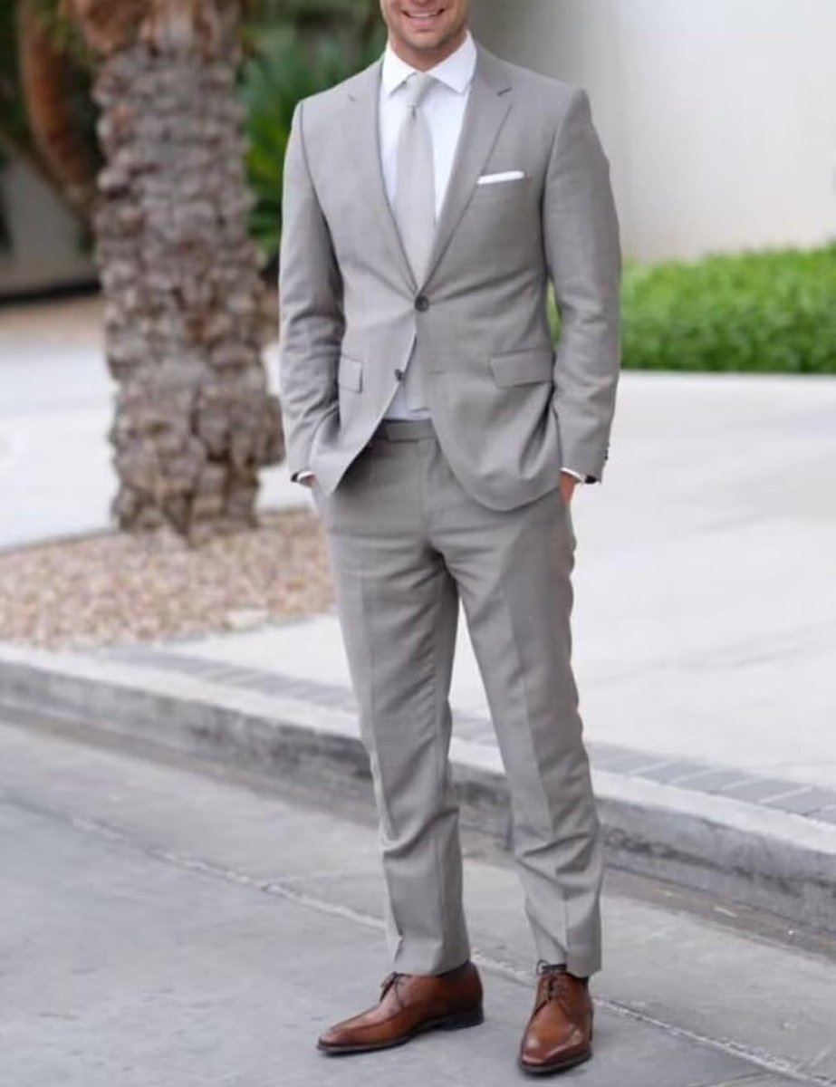 gear_outlet's tweet photo. Suited. Tailored. Ready for "I do." 🤵✨
https://t.co/7FKD8MEW65
2026 Men's 2-Piece Notch Lapel Wedding Suit — blazer + trousers for grooms & hosts who want business-sharp meets formal-elegant.
#GroomStyle #WeddingSuit #TailoredFit #WeddingFashion #2026Wedding #MensSuit https://t.co/j8mpI5Zvox