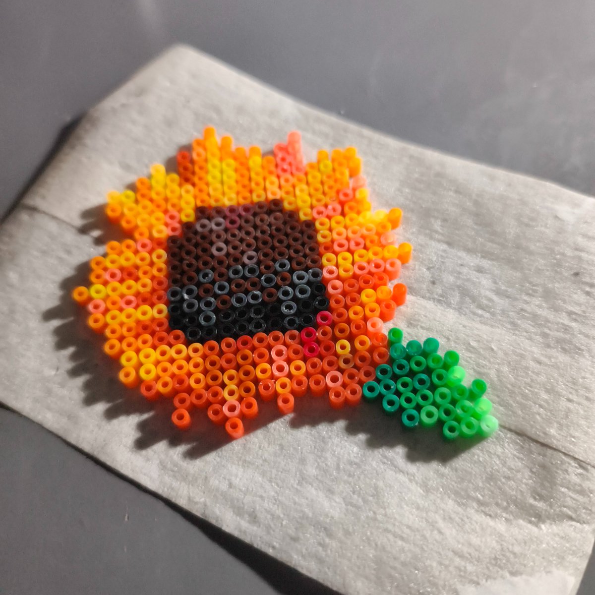 saelililili's tweet photo. Sun sun sunflower 🌻🌻🌻
Bonus for client. Made before I went to vet. 

#commissionedwork https://t.co/RSC97rN82E