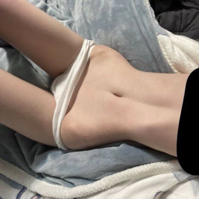l0nd0n_b0nes's tweet photo. #edrtwt #anatwt #thinspo #ricecaketwt #bonespo https://t.co/KW7isnaPQ6
