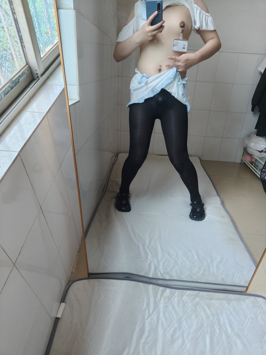 y57376's tweet photo. 感觉还行，就是身体不够女性化，还是得接着雌堕吃药���好像被肏啊！下一次出那个全黑的，已经打了肚脐钉还有乳钉嘿嘿嘿，上牌母畜，专业精液存储器。 https://t.co/mllJnpwbAJ