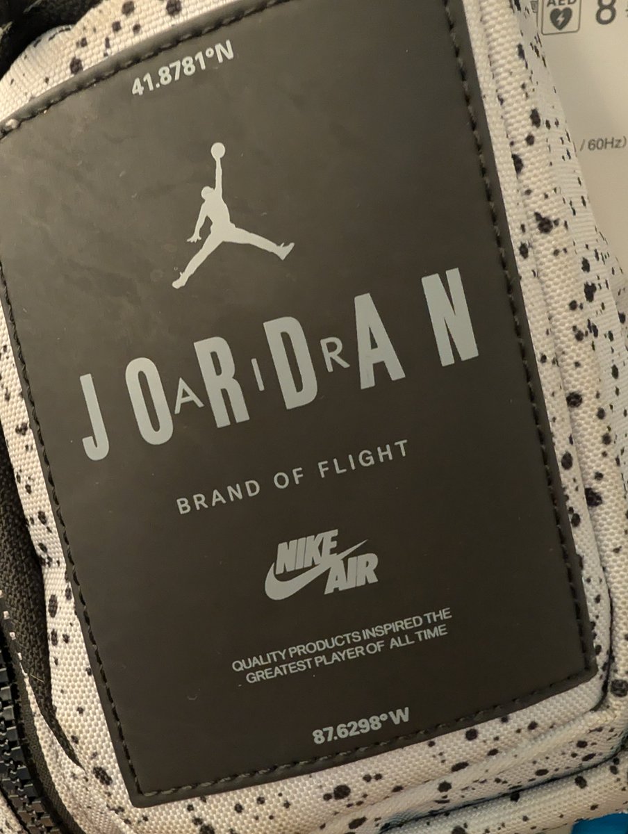 summerspop's tweet photo. Had this bag a couple years now and just realized no one proofread it
@Jumpman23 https://t.co/fycK66NAO0