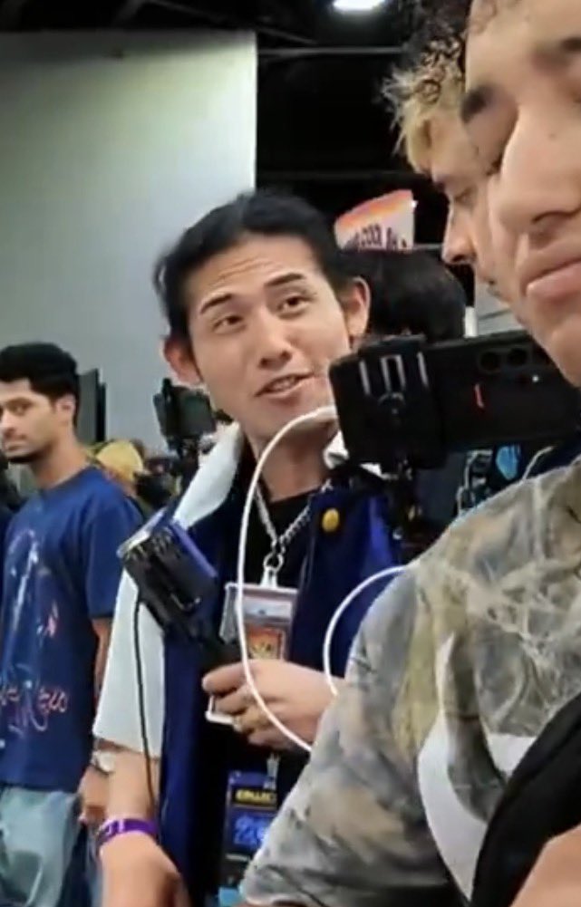Y_T_Austin's tweet photo. @WeLovePokemon Grown ass men arguing over a fucking $20k sharpedo and everyone just shoves cameras in their face. Collecting has become a fucking joke. https://t.co/xmTcDAaPXb