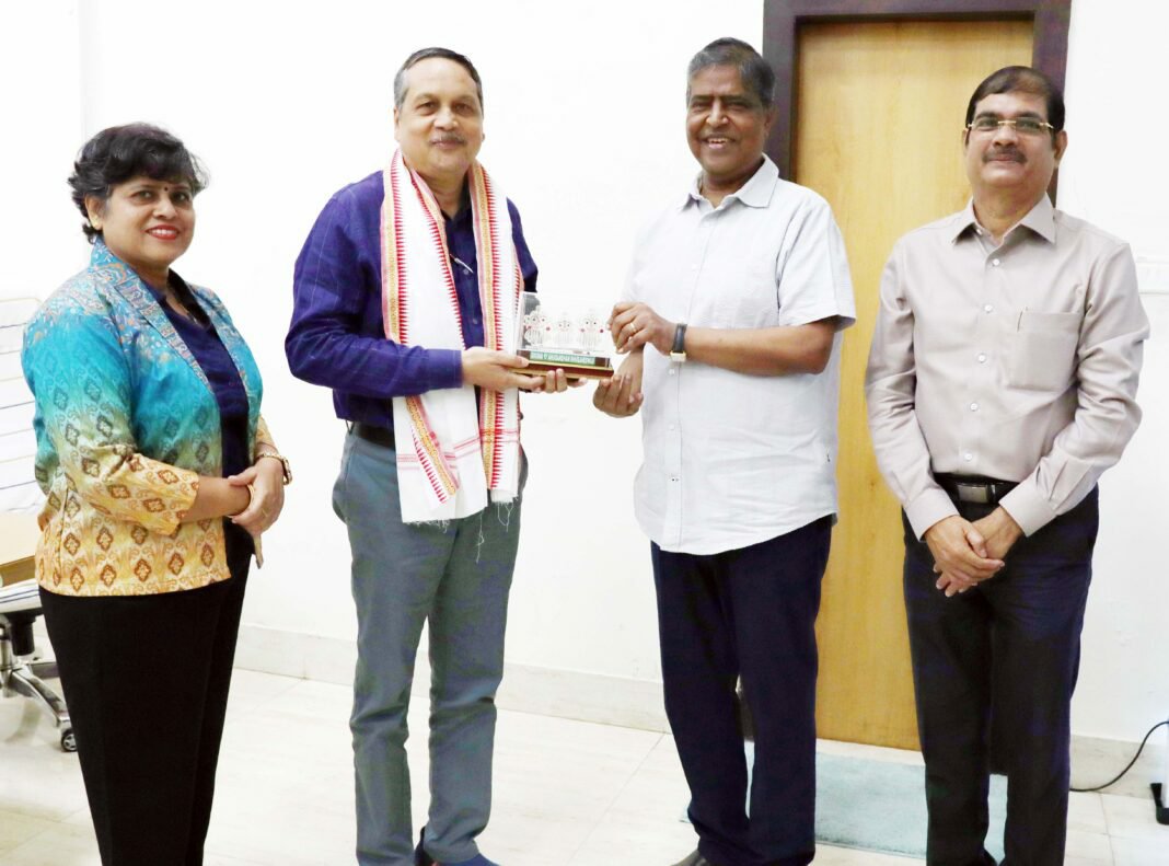 dhalanurjay's tweet photo. Prof. (Dr.) Lalit Kumar Meher, an eminent physician of Odisha and advisor to Siksha ‘O’ Anusandhan Deemed to be University, has been chosen for the award of ‘Master Teacher’ for the current year by the Association of Physicians of India https://t.co/CEkJPl1FEQ https://t.co/mne5BhEUUj