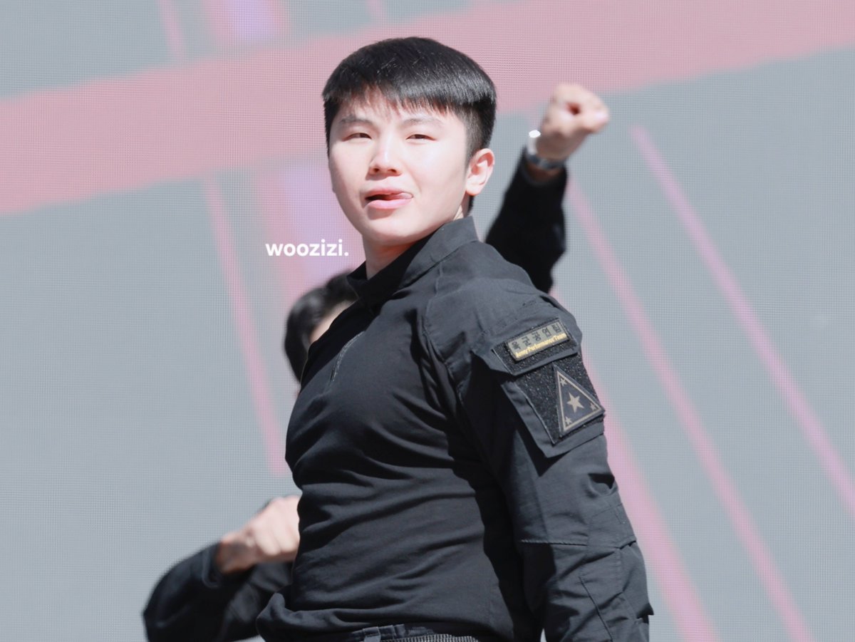 omegascoups's tweet photo. OH MY GOD HIS MASSIVE TITS https://t.co/T96aevMDXj