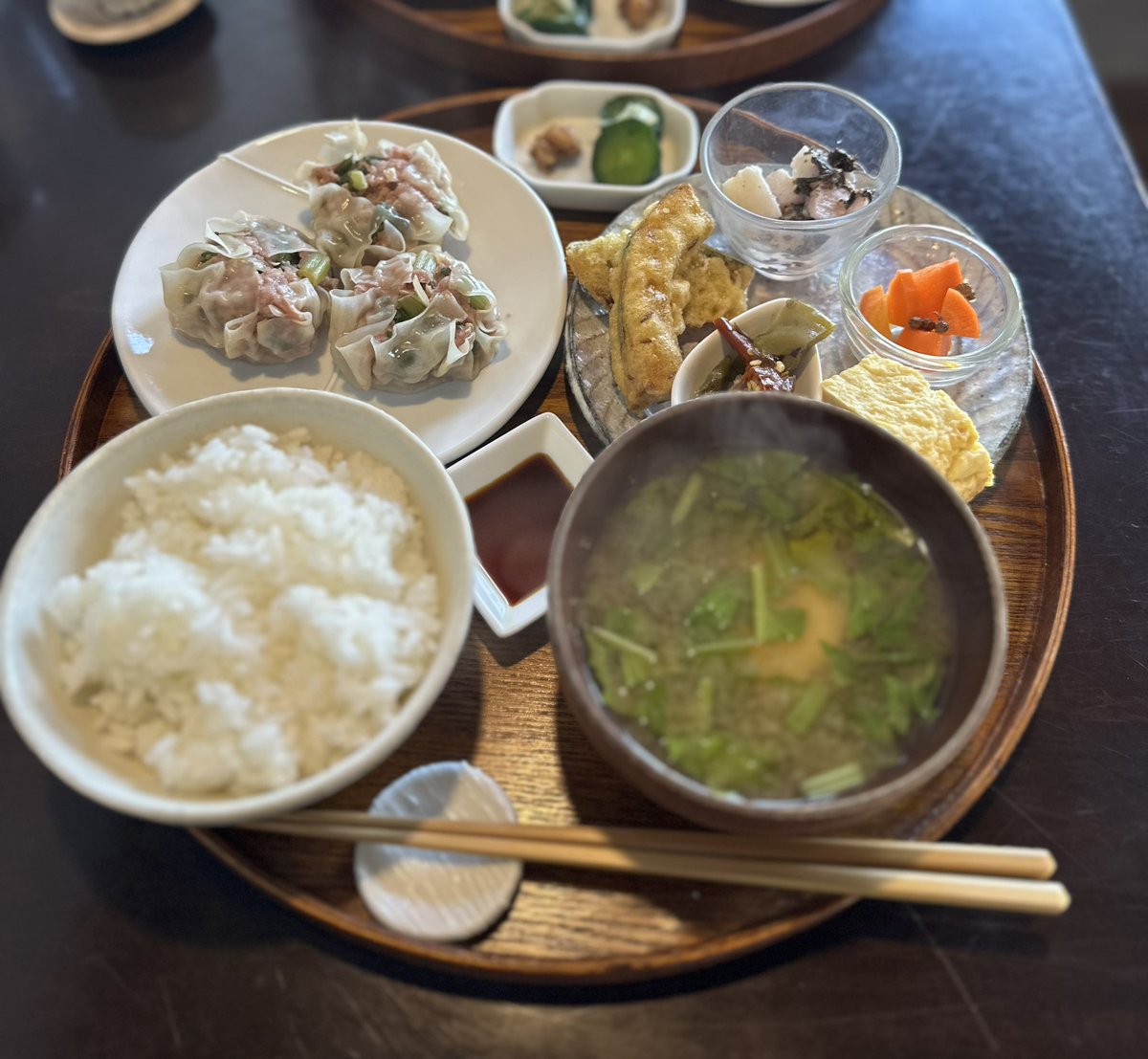 komakuma3's tweet photo. あかり農場の豚ひき肉とののままの小松菜シウマイ　
うまい。 https://t.co/HhFooBtCfp